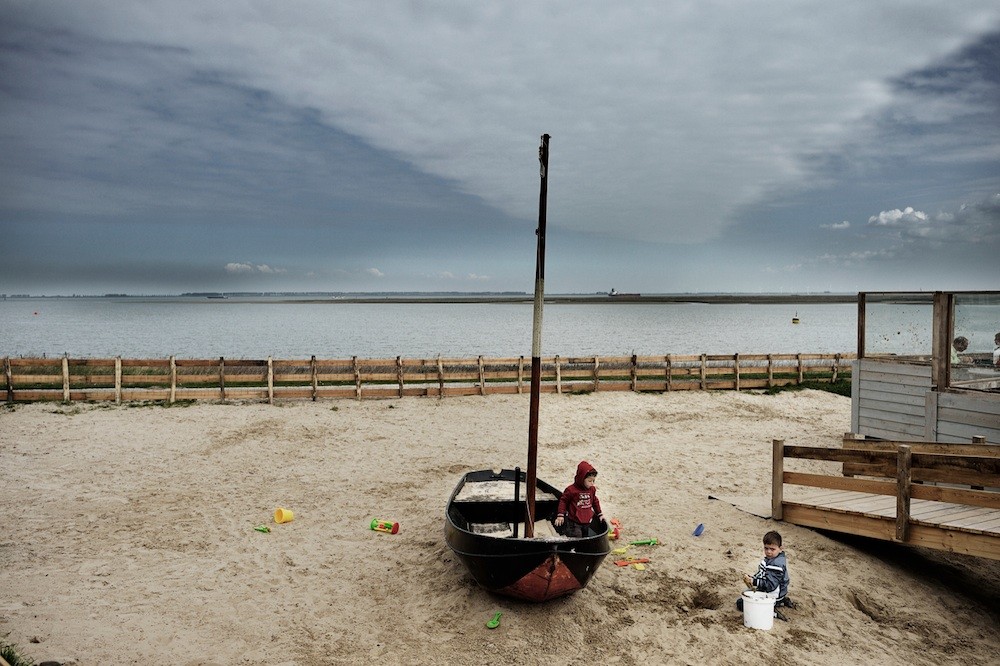 Paal, een kleine vrijstaat aan de kust. Foto: Kadir van Lohuizen