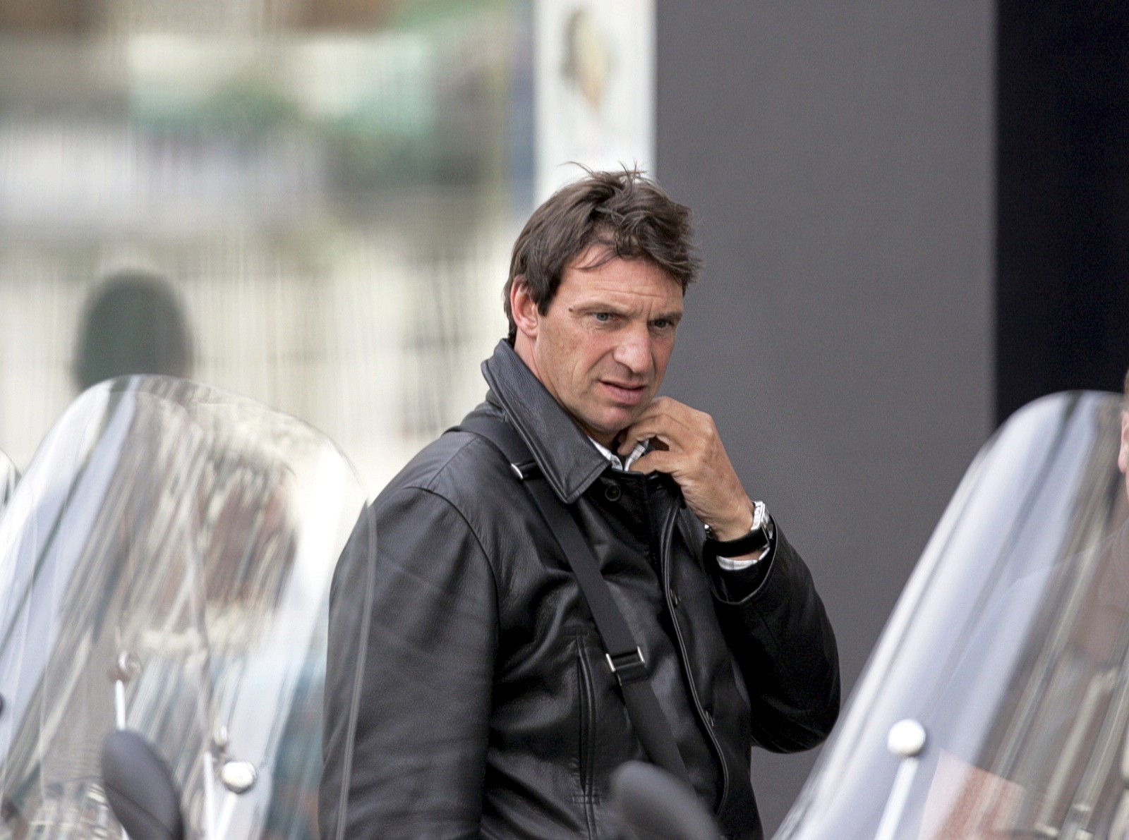 Willem Holleeder. Of het stafrechtelijk onderzoek tegen hem uiteindelijk zal leiden tot vervolging, blijft ongewis. Die beslissing ligt bij het OM. Foto: Peter Smulders