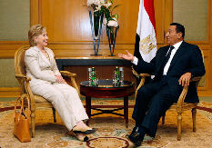 In 2009 is de Egyptische president Mubarak nog een vriend van de familie Clinton. Kevin Lamarque/Reuters