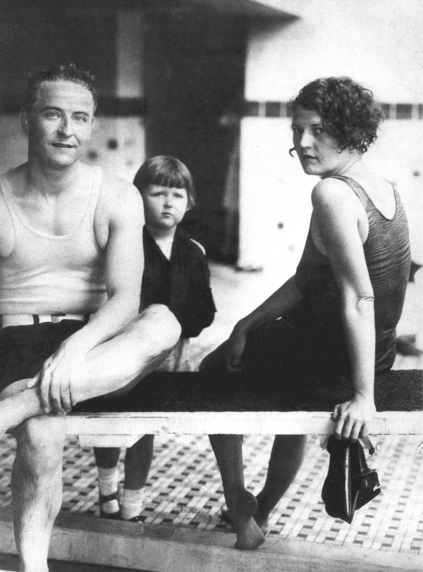 Scott en Zelda Fitzgerald en dochter Scottie, 1927. Foto: Keystone/HH