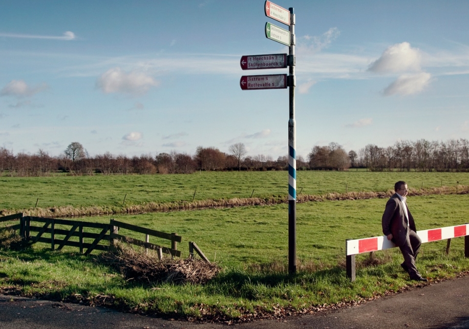 Sander Terphuis in zijn land van aankomst, Friesland, in de buurt van het dorp Bergum, gemeente Tietjerksteradeel. ‘Waar was ik in hemelsnaam terechtgekomen’ Foto: Maarten Kools
