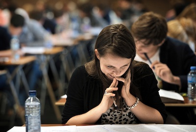 Termen als 'zwoegen', 'opperste concentratie' en 'doodse stilte' ontbreken zelden. Foto: Marcel van den Bergh