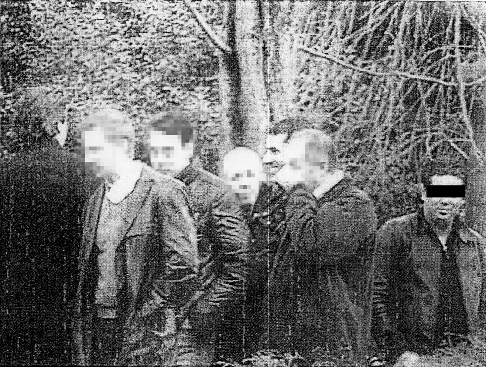 Dino Soerel (vijfde van links) en Ali A. noemen de aantijgingen van Ros 'keiharde leugens'.