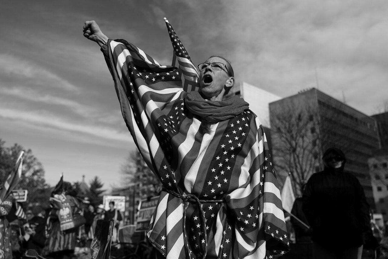 Aanhangers van Trump protesteren tegen de verkiezingsuitslag, in Lansing, Michigan.